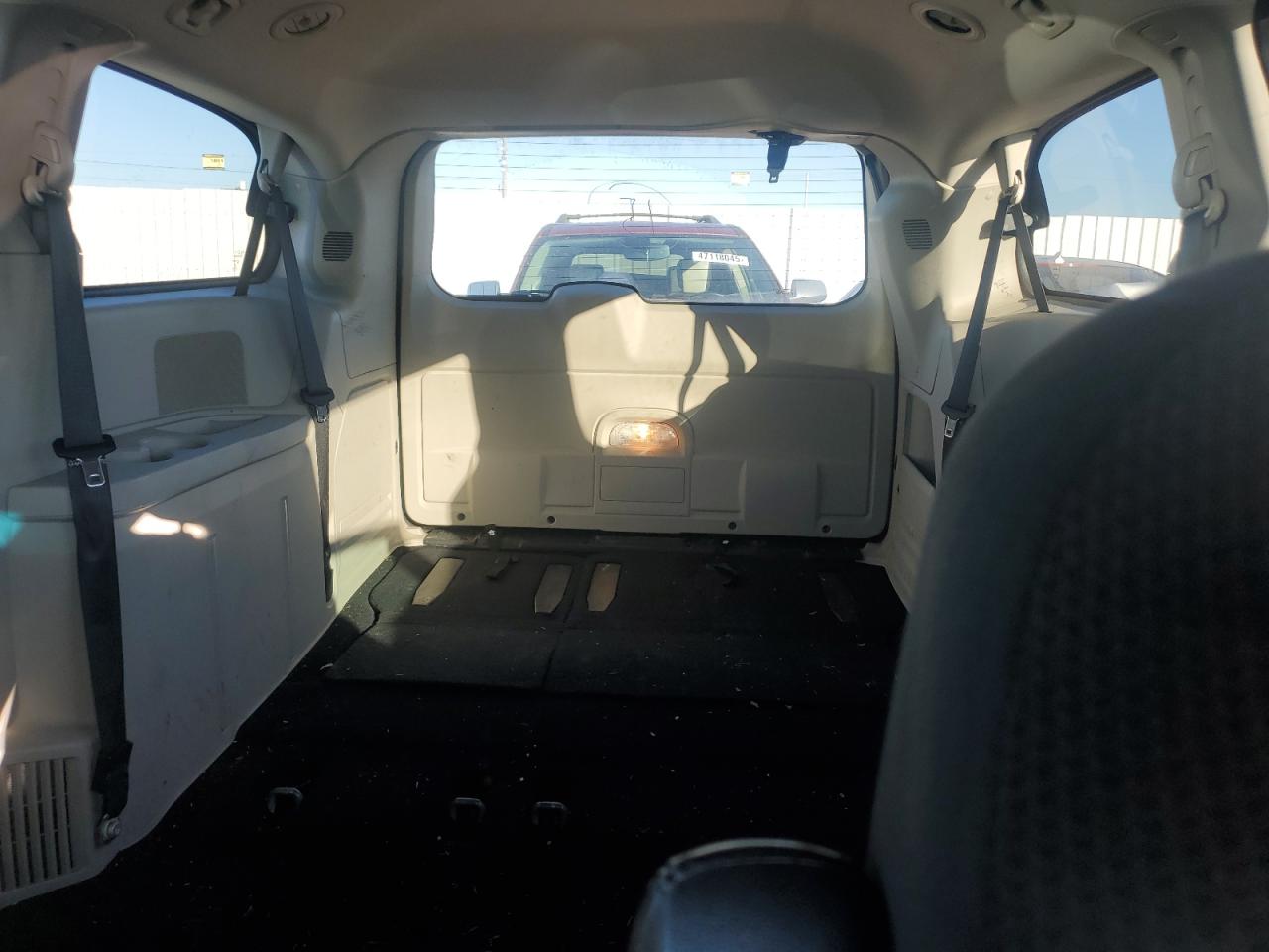 2016 Dodge Caravan - Image 10