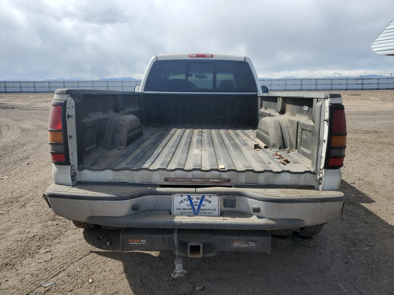 2005 GMC Sierra - Image 6