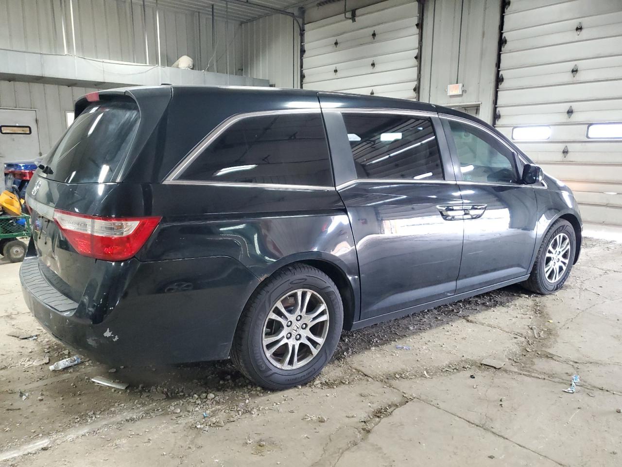 2011 Honda Odyssey - Image 3