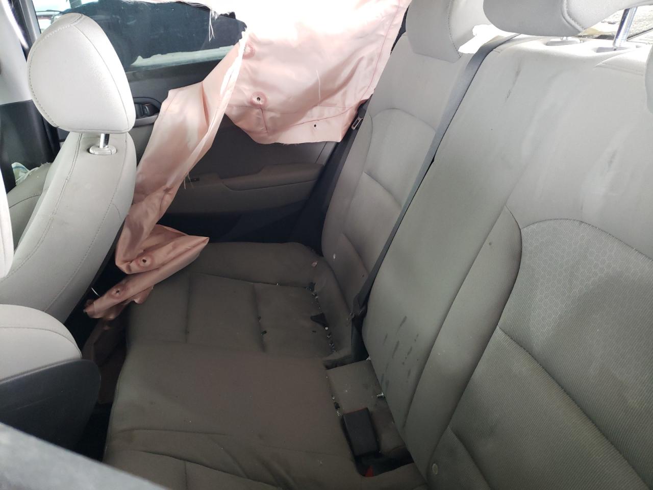 2018 Hyundai Elantra - Image 10