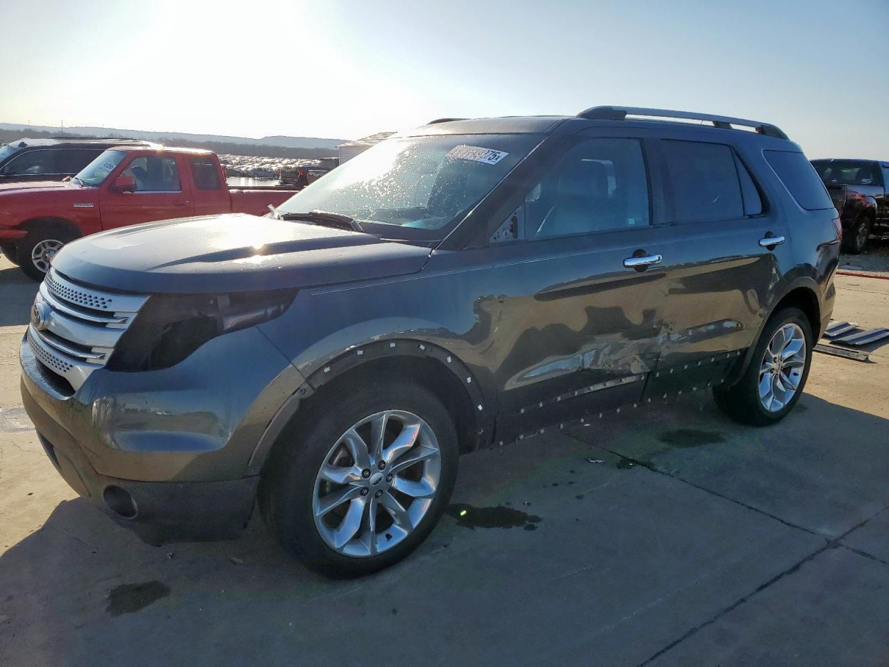 2015 Ford Explorer - Image 1