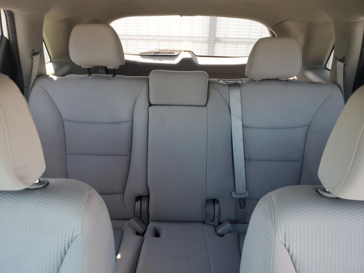 2011 Kia Sorento - Image 10