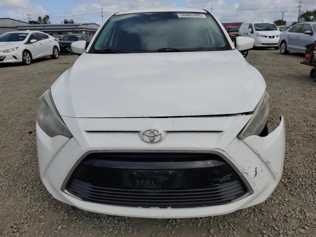  TOYOTA YARIS 2017 Белый
