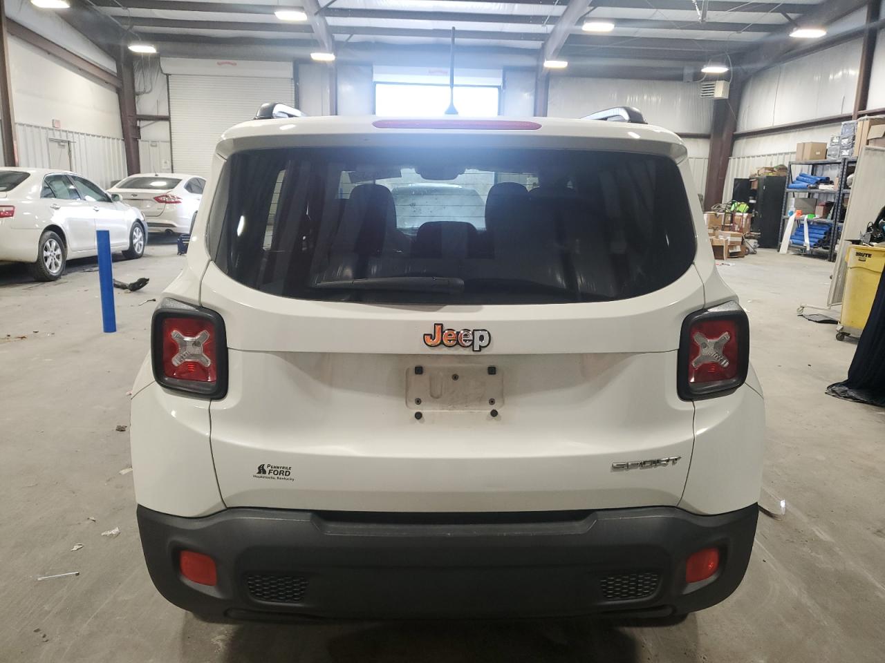 2017 Jeep Renegade - Image 6