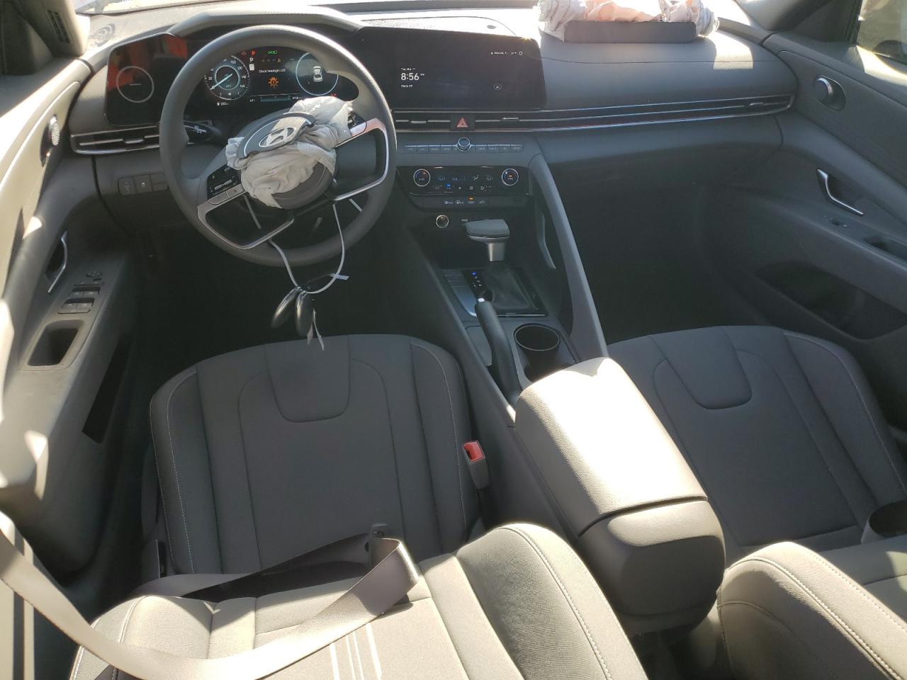 2024 Hyundai Elantra - Image 8