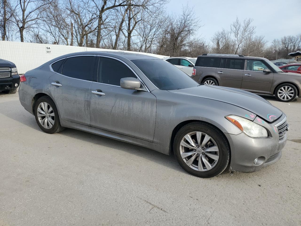 2011 Infiniti M - Image 4