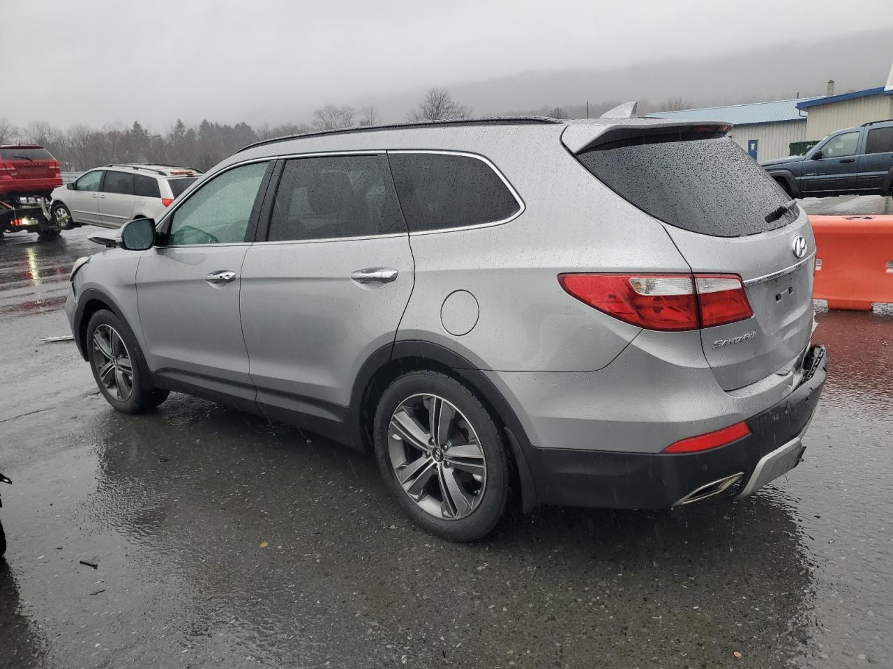 2015 Hyundai Santa Fe - Image 2