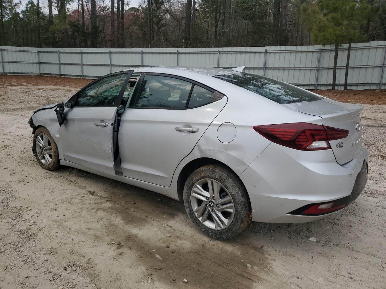 2019 Hyundai Elantra - Image 2