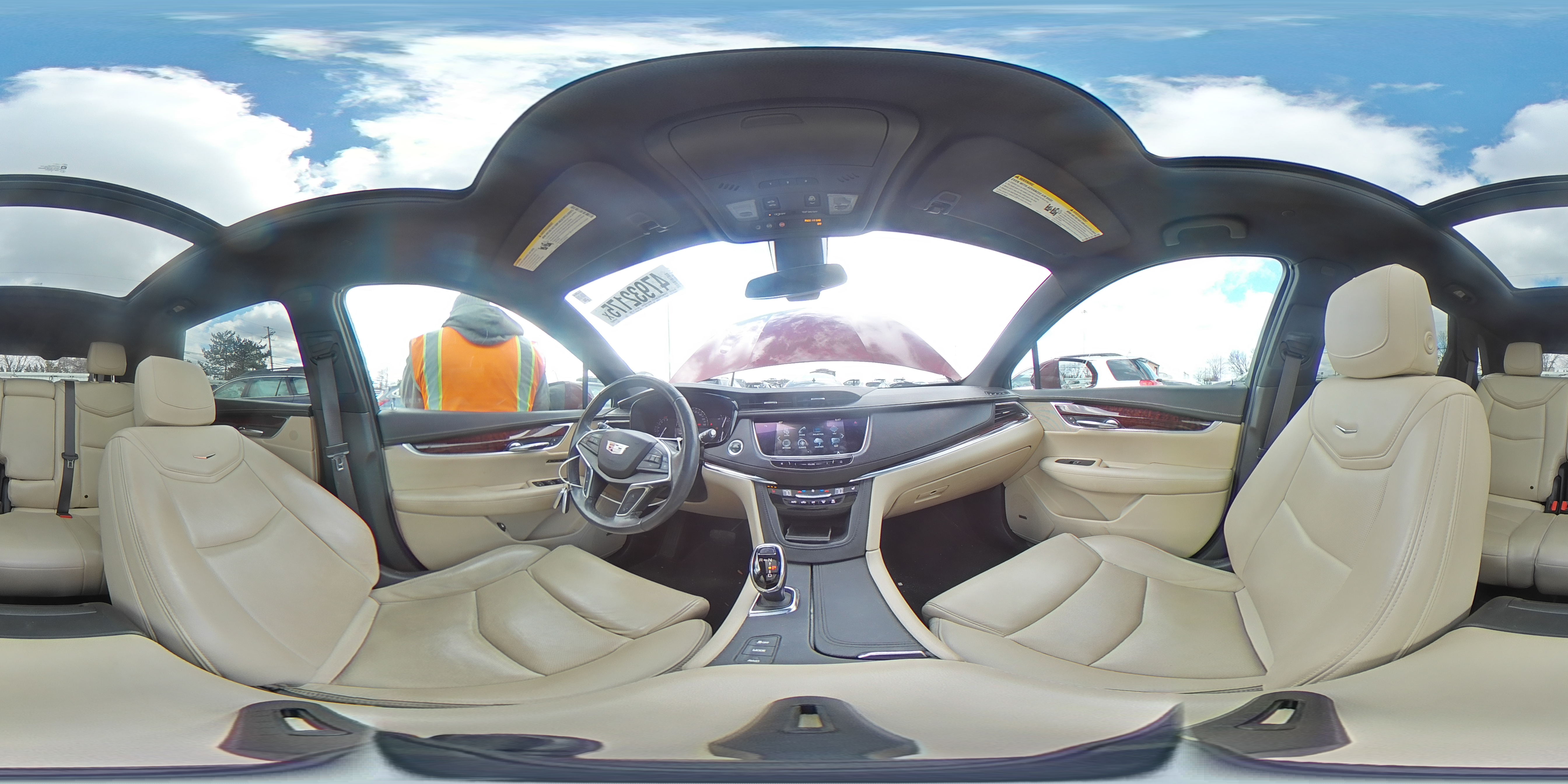 2017 Cadillac XT5 - Image 13