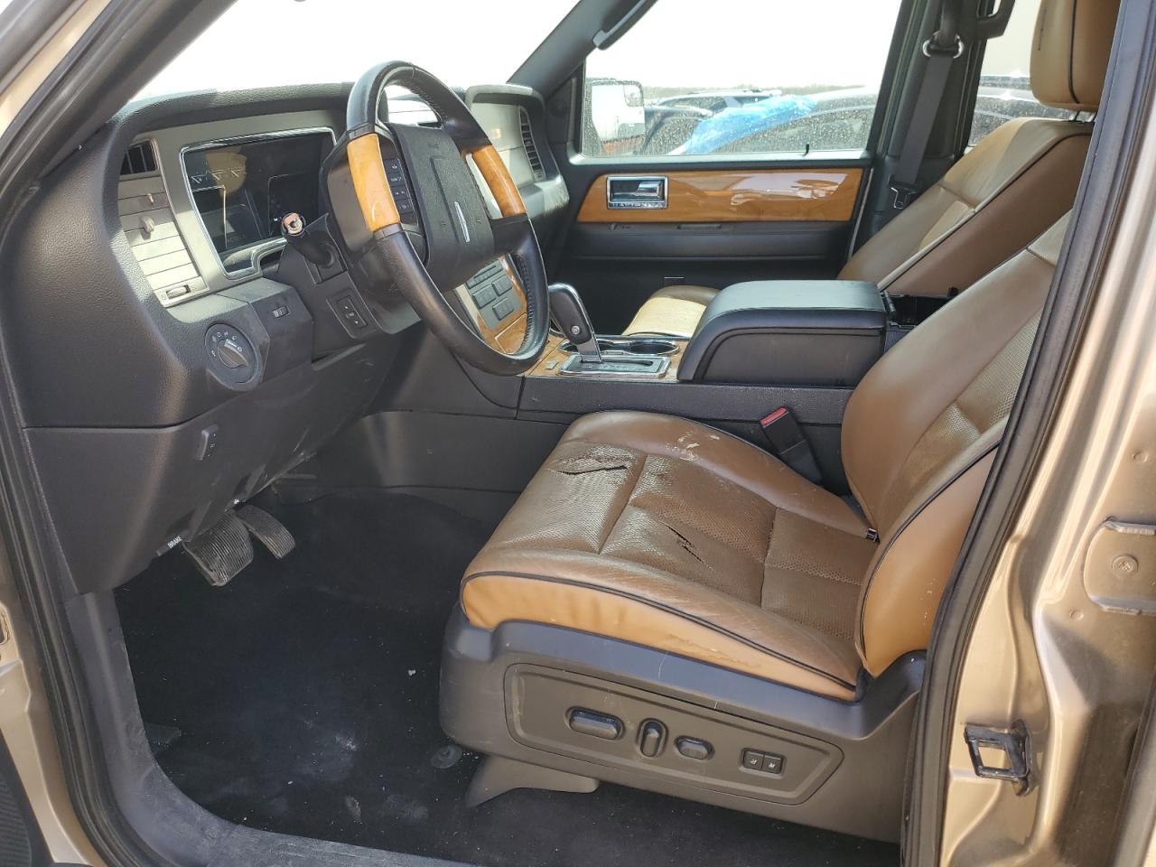 2014 Lincoln Navigator - Image 7