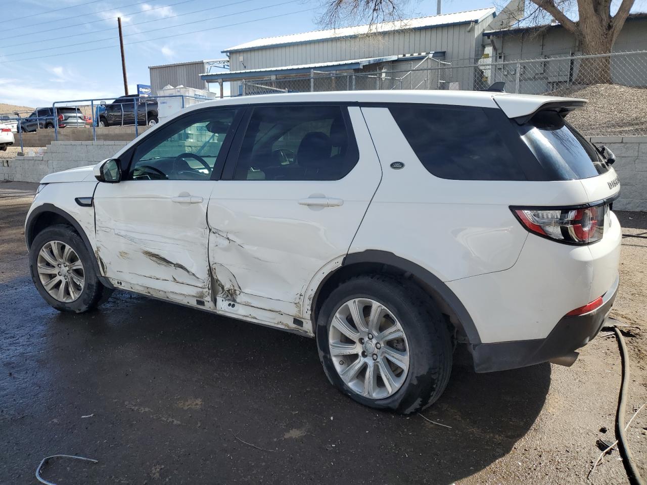 2016 Land Rover Discovery - Image 2