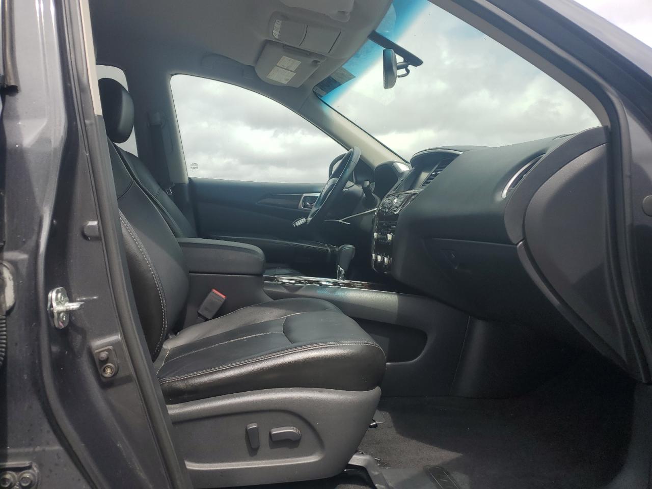 2013 Nissan Pathfinder - Image 11