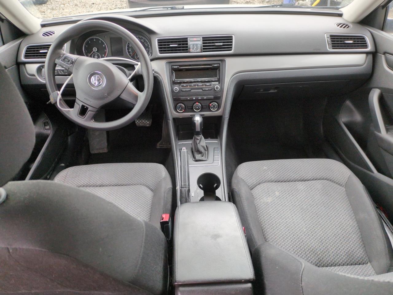 2015 Volkswagen Passat - Image 8