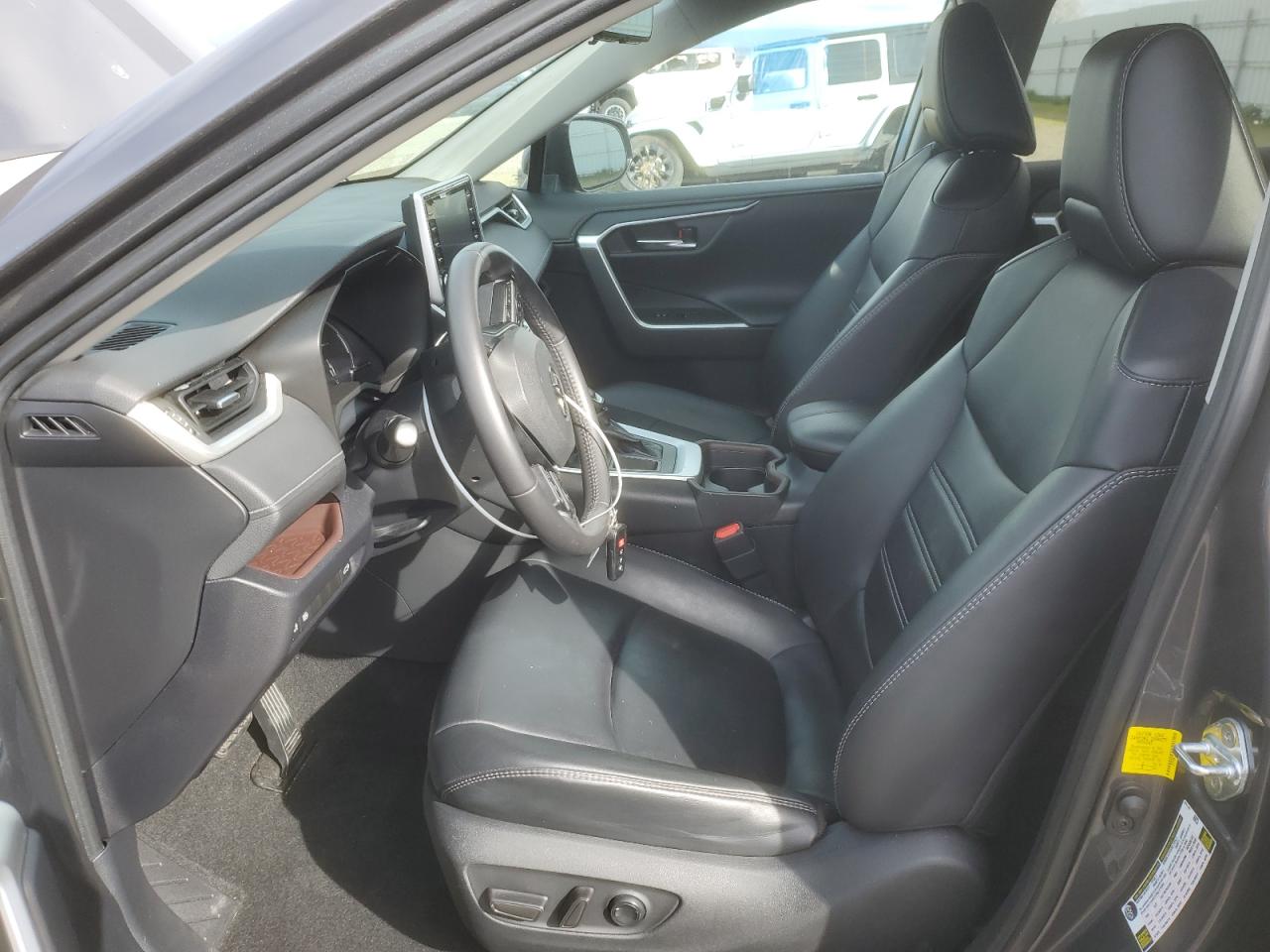 2019 Toyota RAV 4 - Image 7