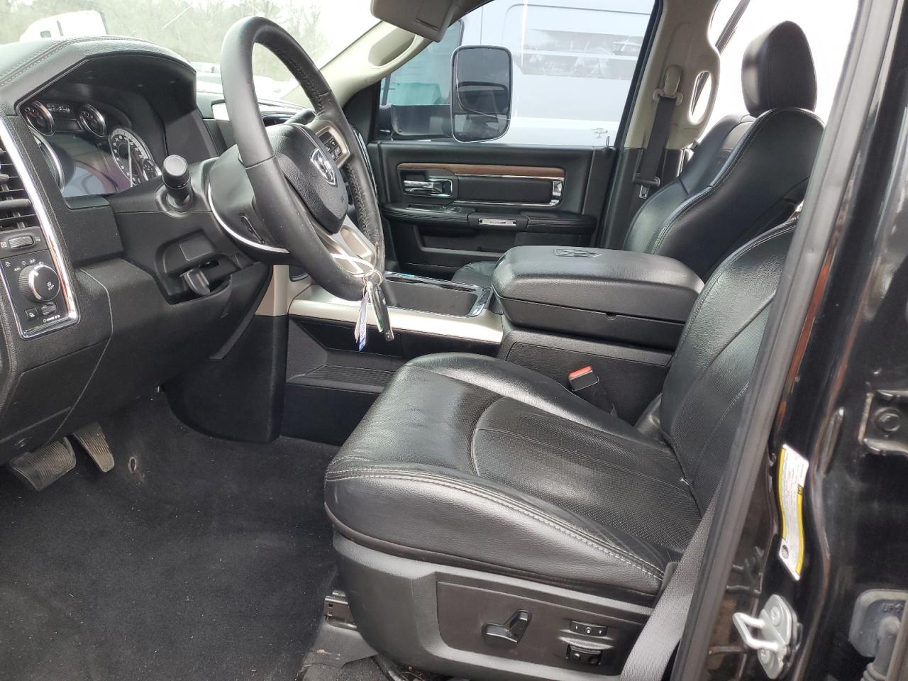 2018 RAM 3500 - Image 7
