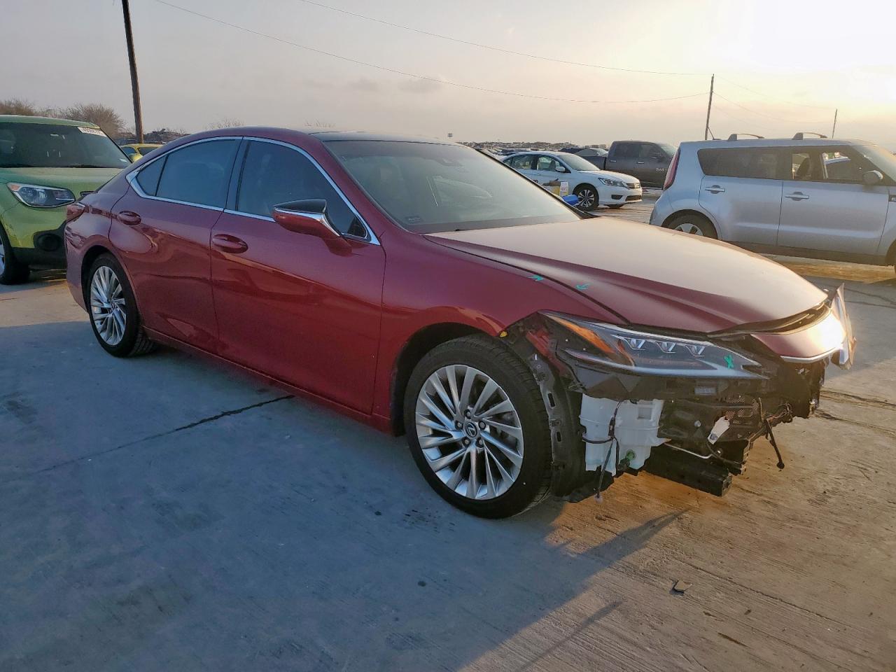 2019 Lexus ES - Image 4