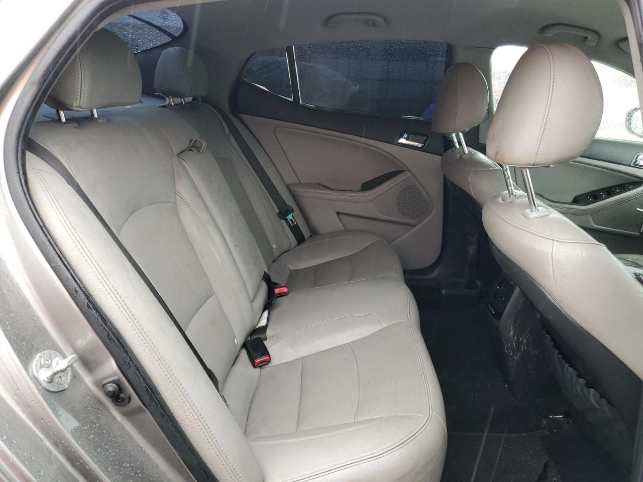 2013 Kia Optima - Image 10