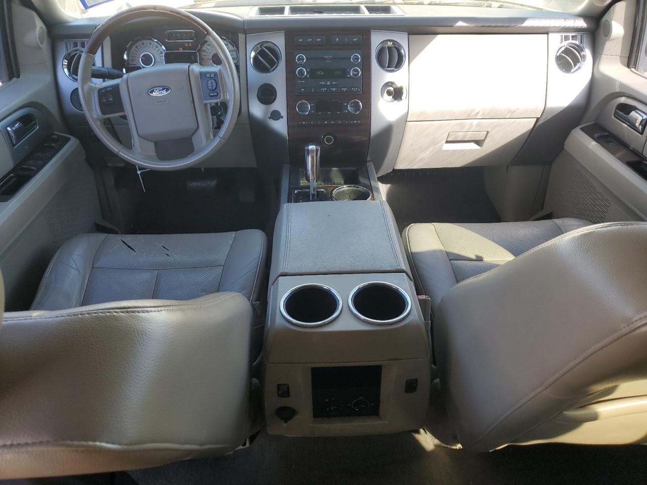 2010 Ford Expedition - Image 8