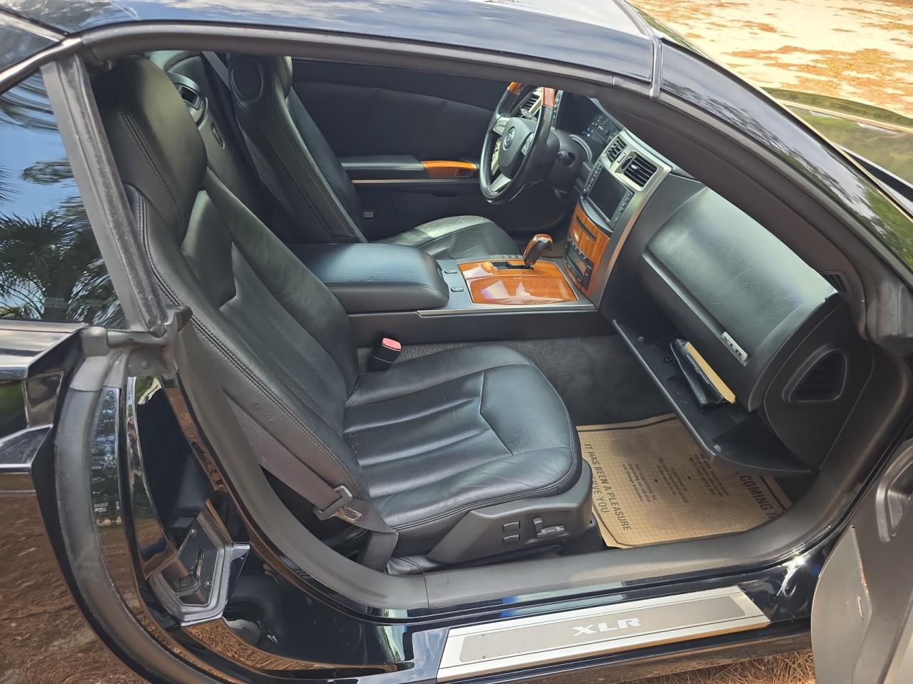 2008 Cadillac XLR - Image 6