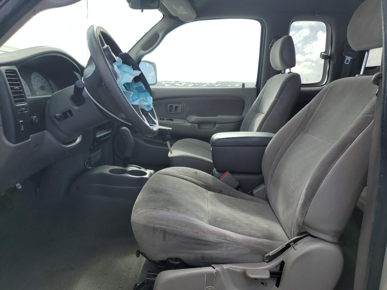 2004 Toyota Tacoma - Image 7