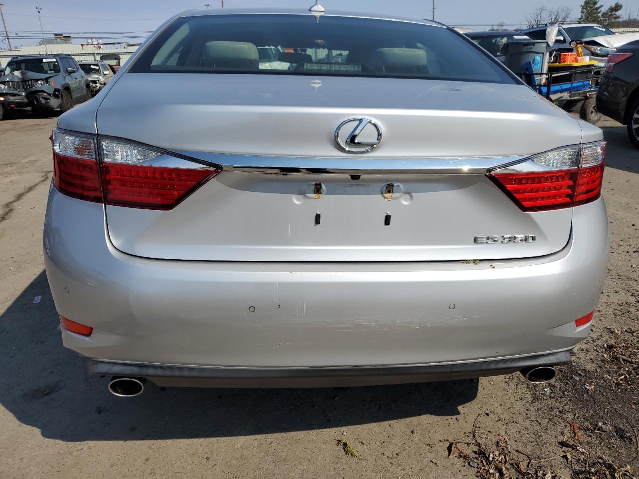 2014 Lexus ES - Image 6