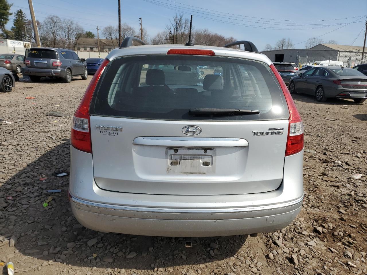 2010 Hyundai Elantra - Image 6