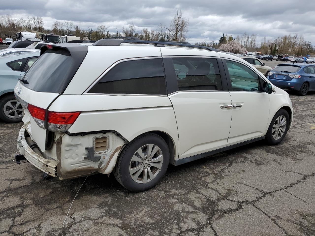 2014 Honda Odyssey - Image 3