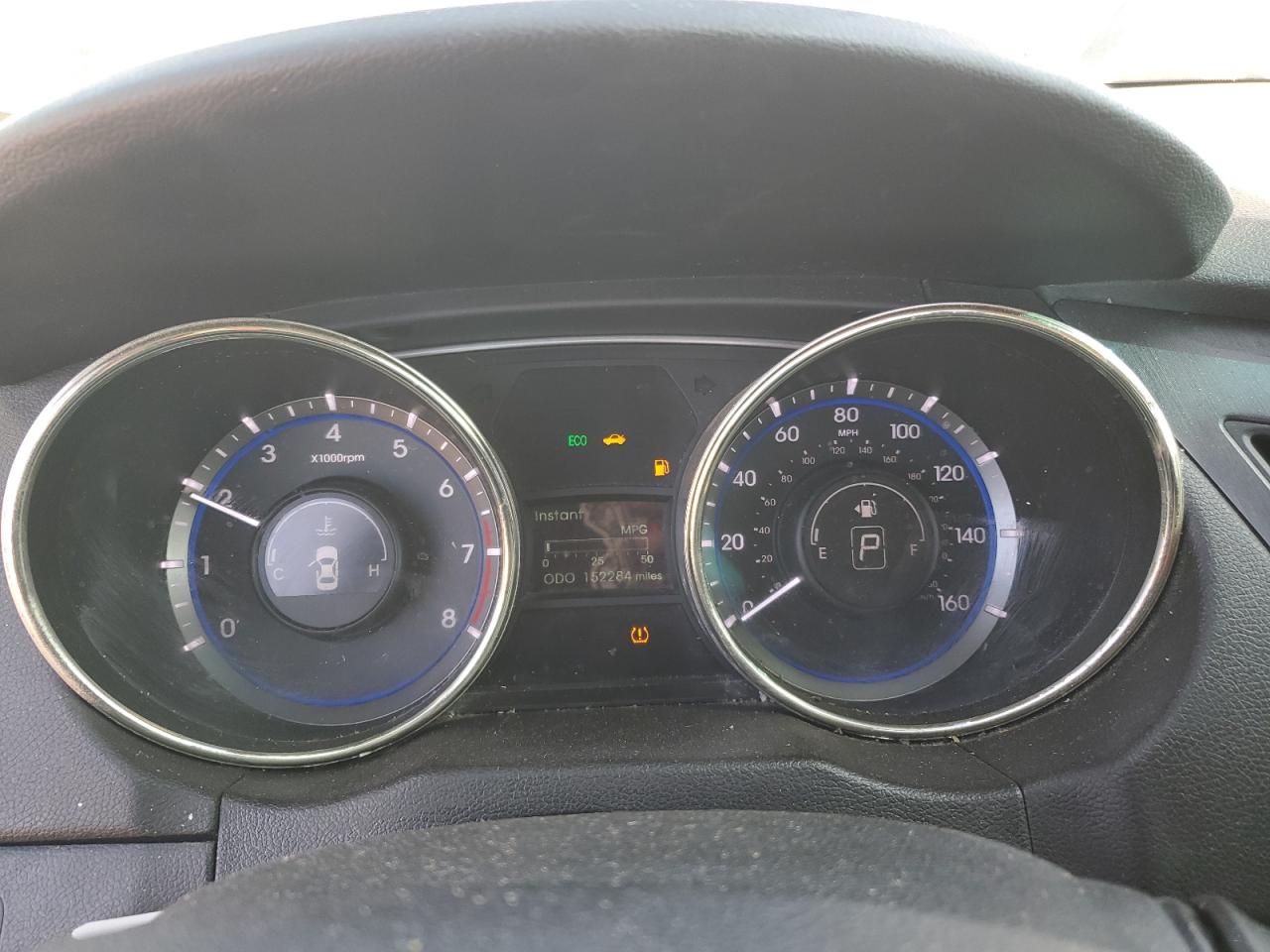 2011 Hyundai Sonata - Image 9