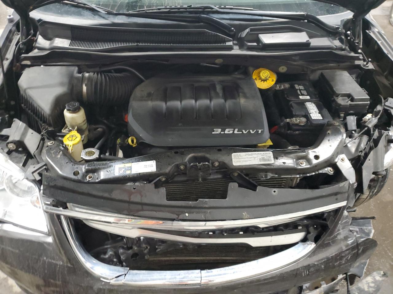 2015 Chrysler Town & Country - Image 13