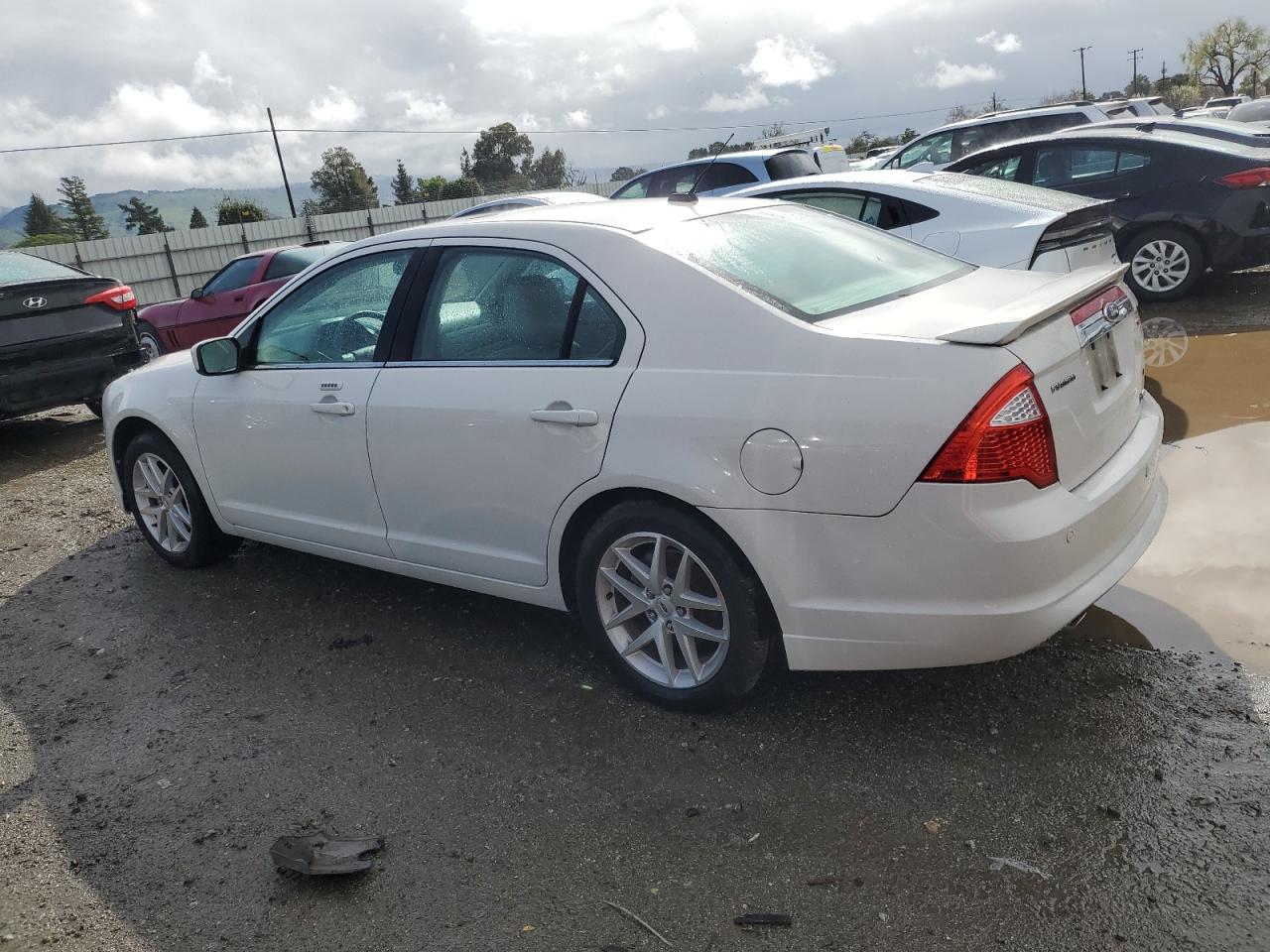 2010 Ford Fusion - Image 2