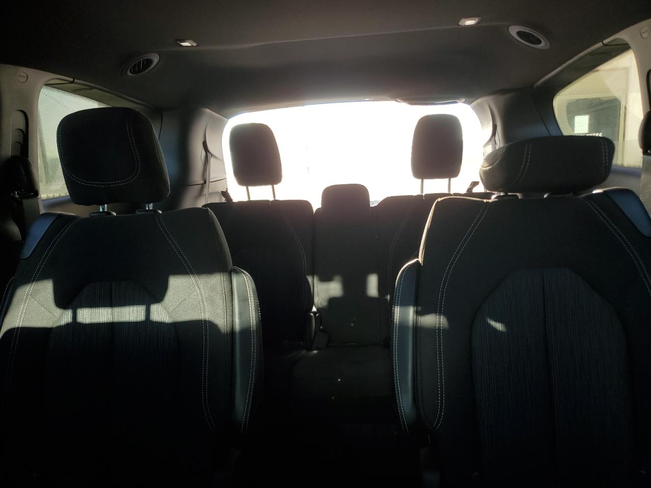 2020 Chrysler Pacifica - Image 10