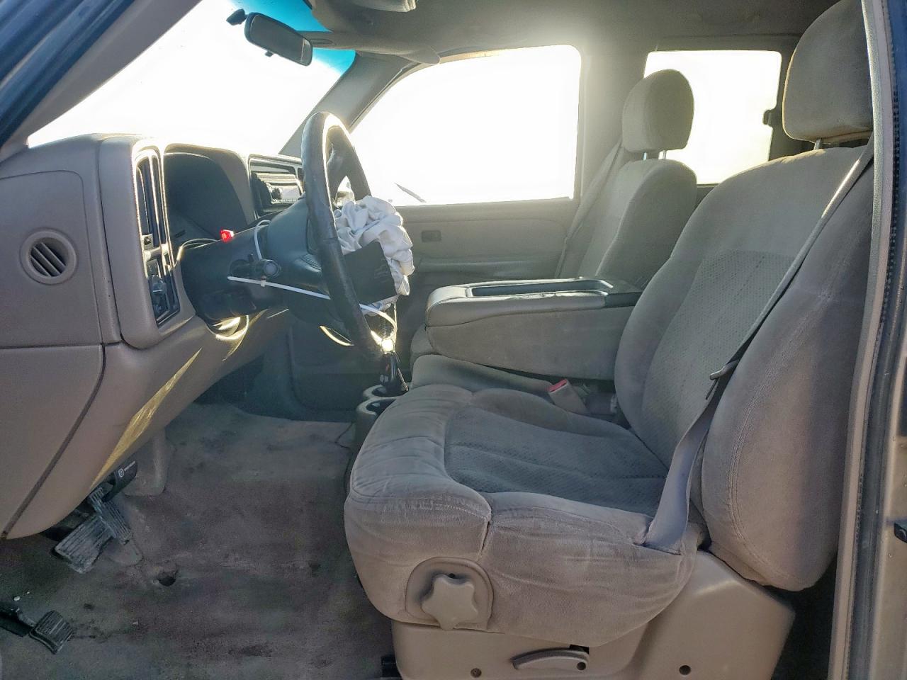 2002 Chevrolet Silverado - Image 7