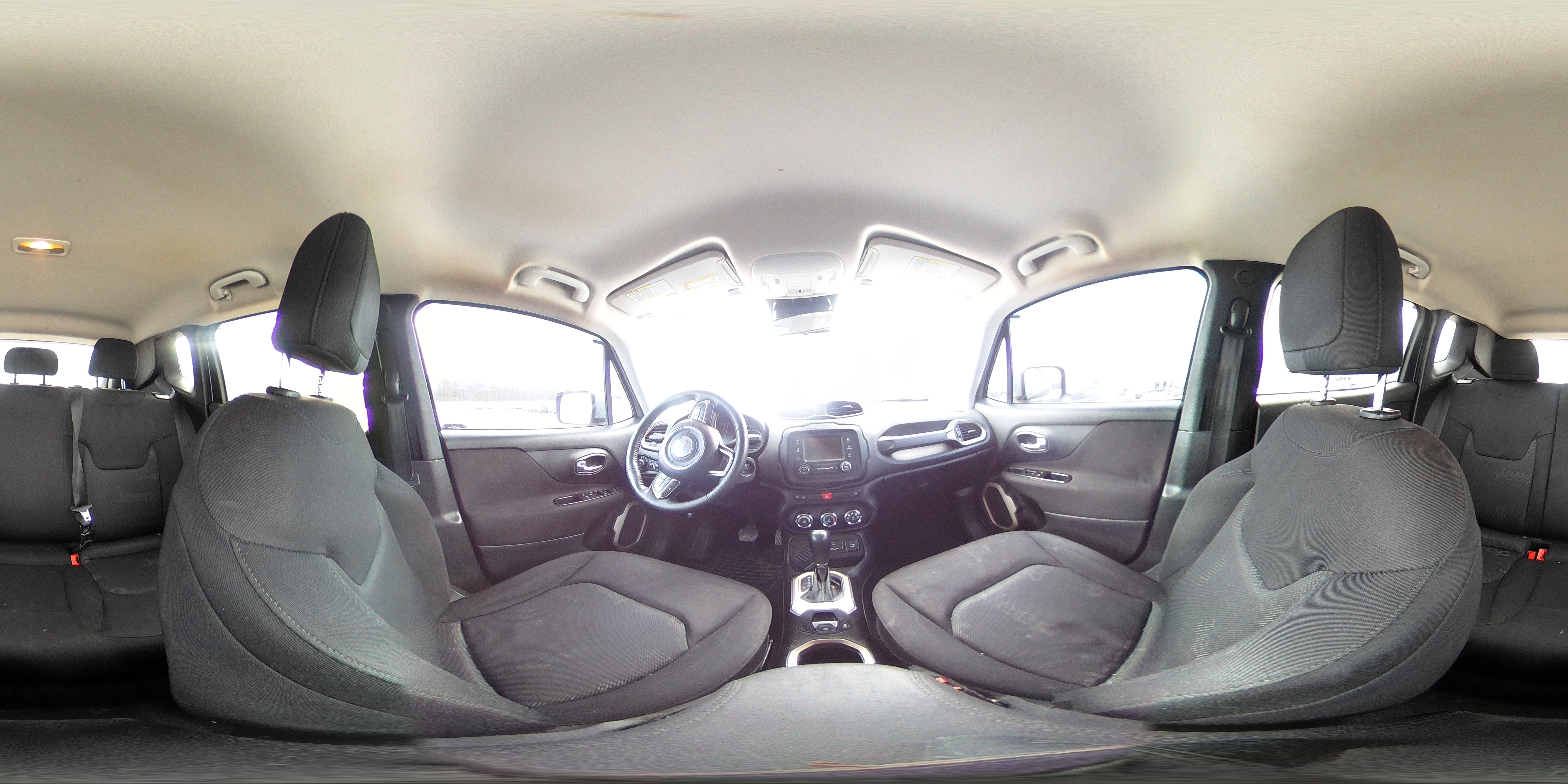 2015 Jeep Renegade - Image 14