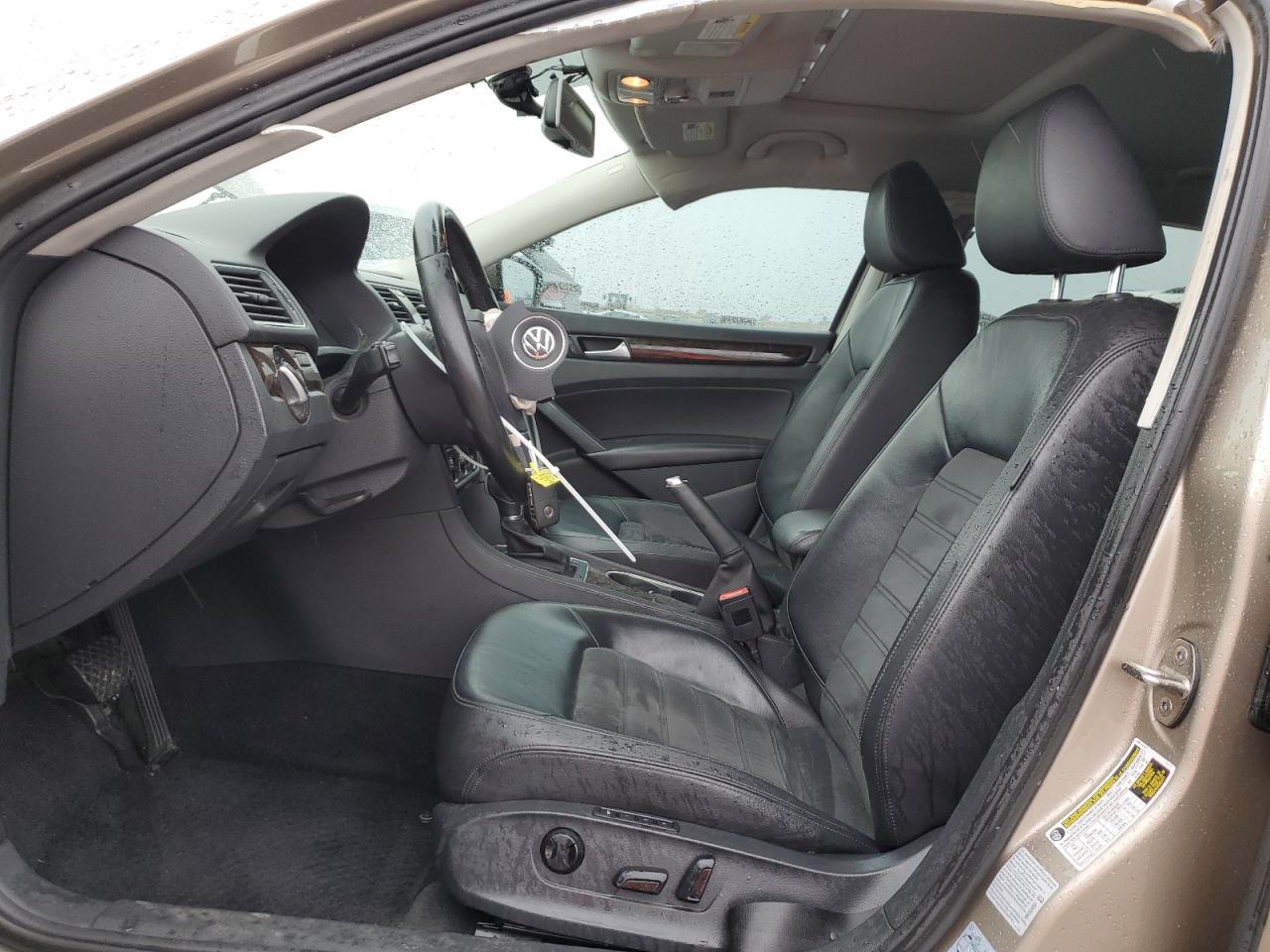 2015 Volkswagen Passat - Image 7