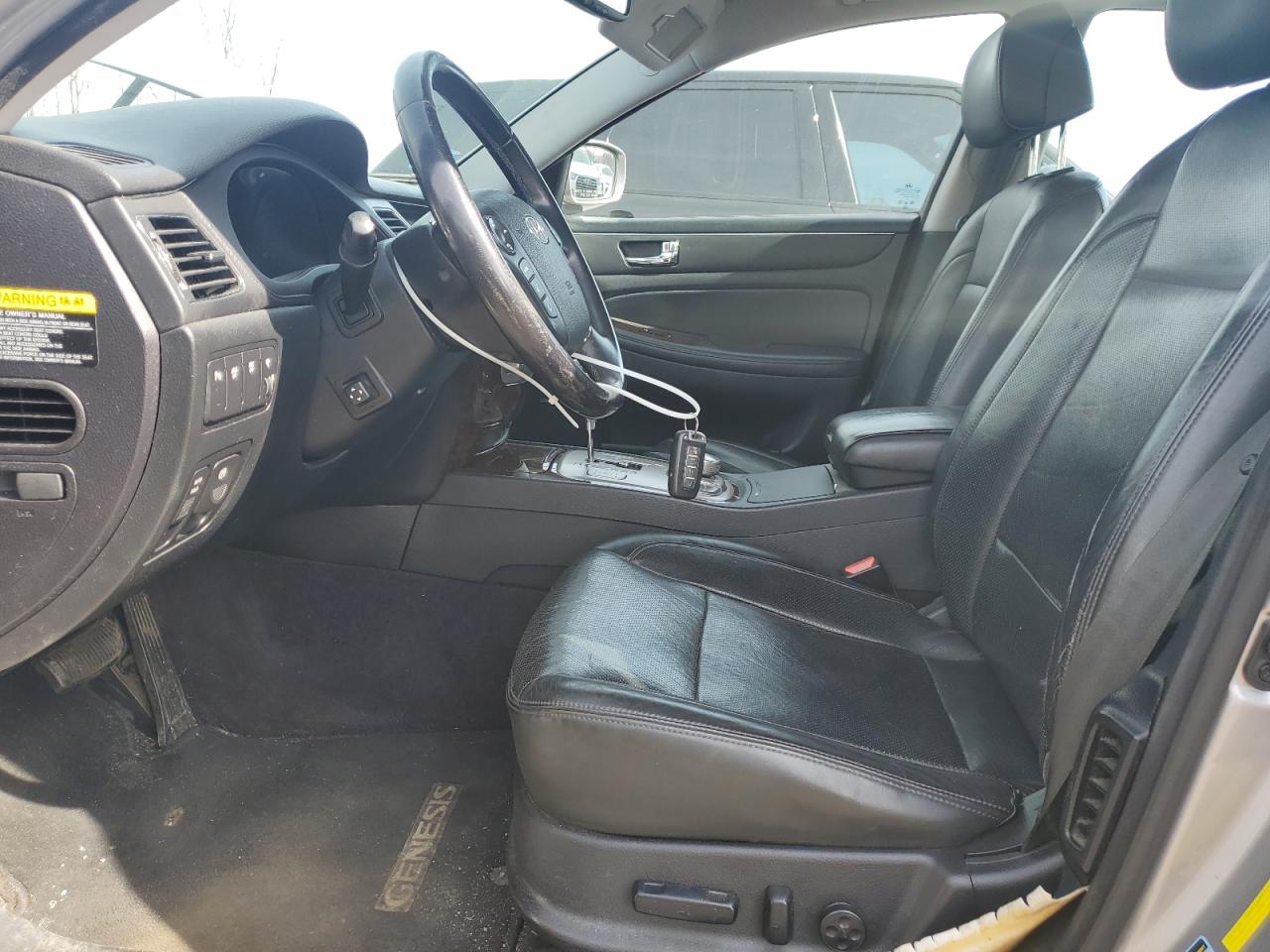 2010 Hyundai Genesis - Image 7