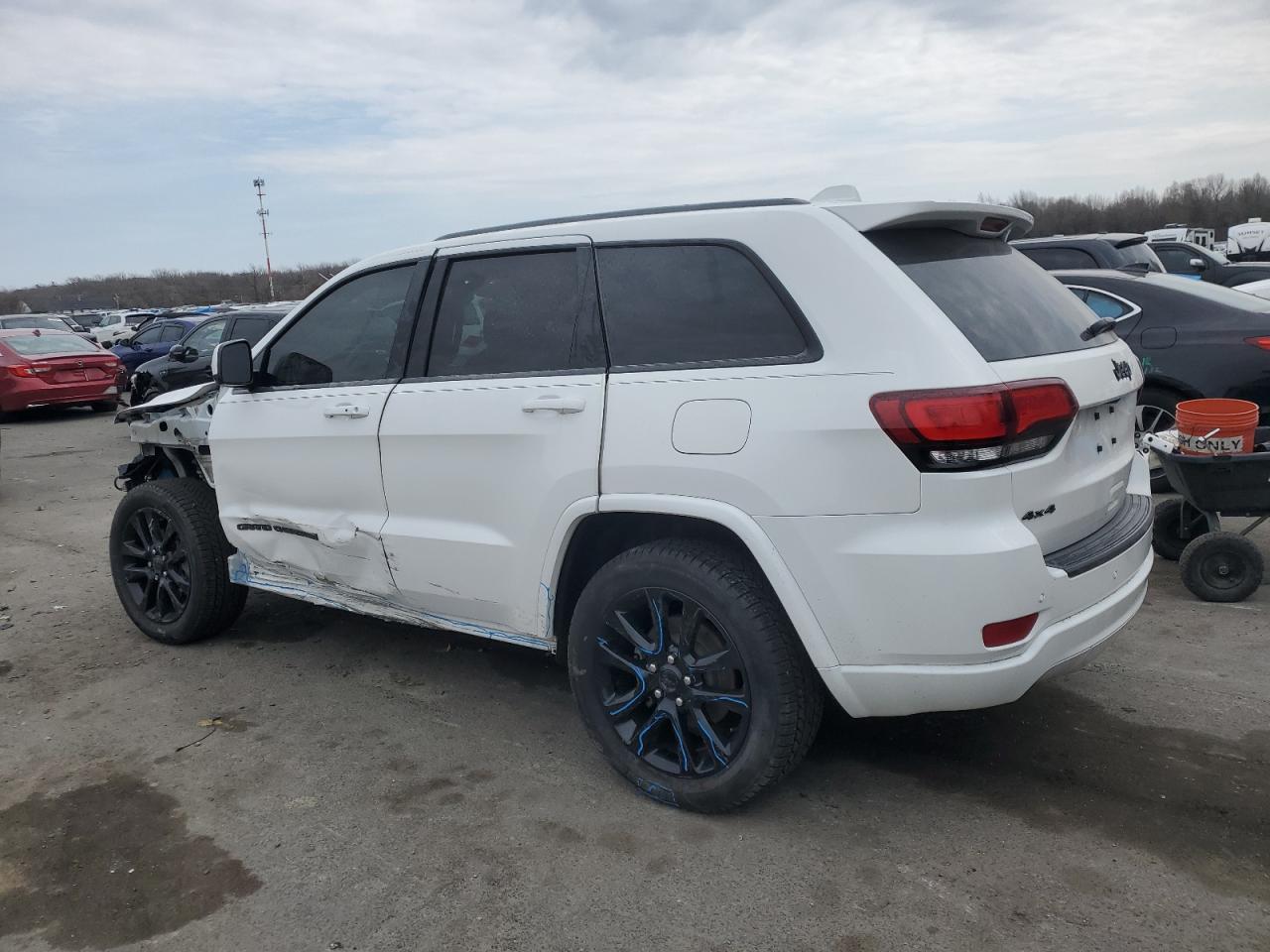 2019 Jeep Grand Cherokee - Image 2