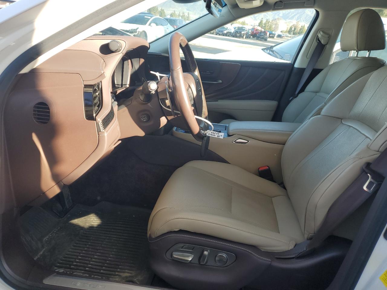 2020 Lexus LS - Image 7