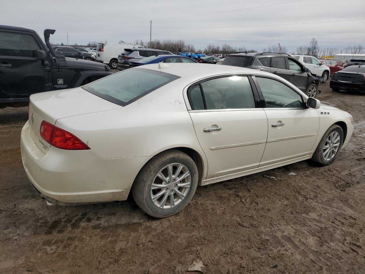 2011 Buick Lucerne - Image 3