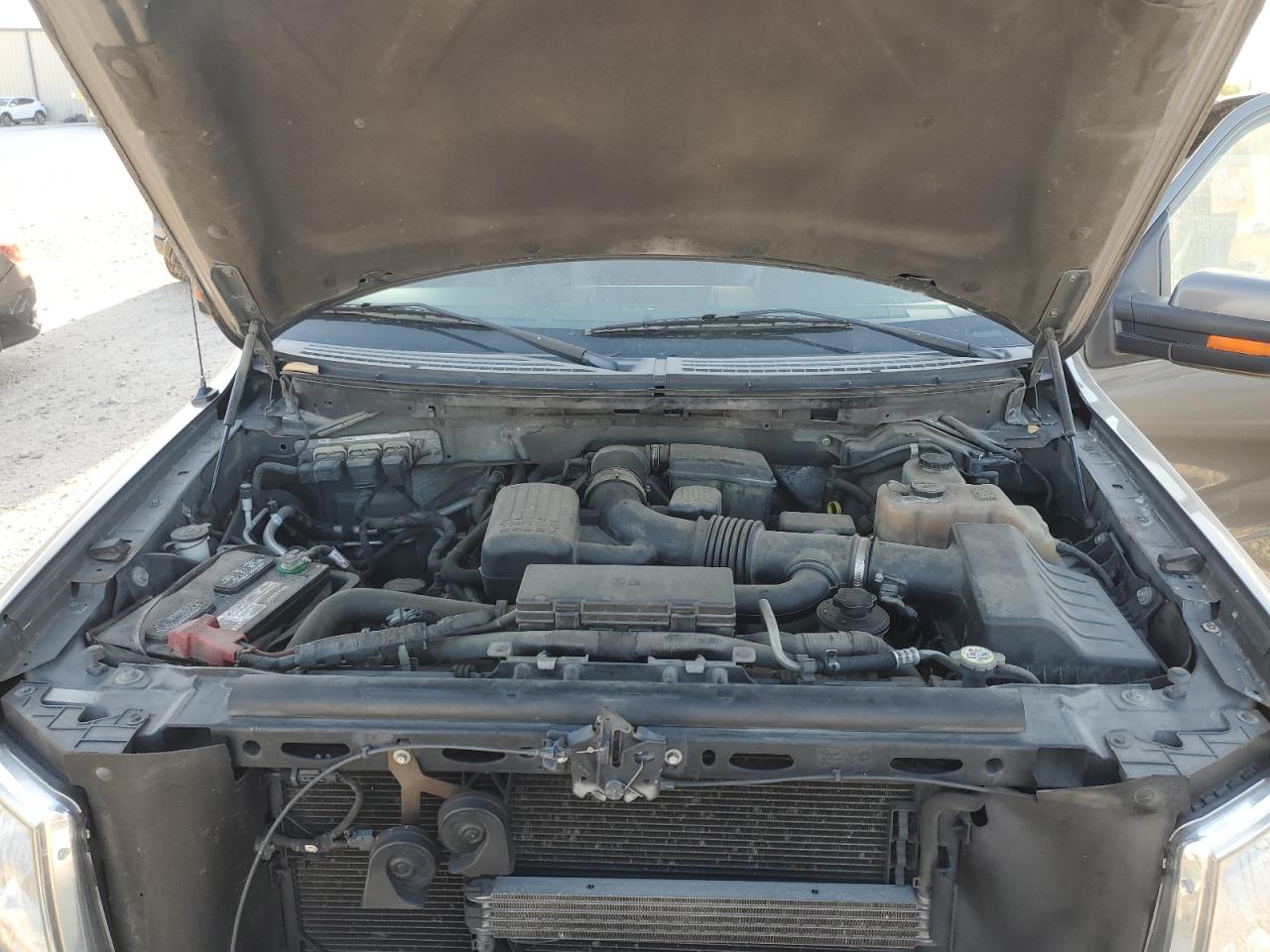 2010 Ford F-150 - Image 11