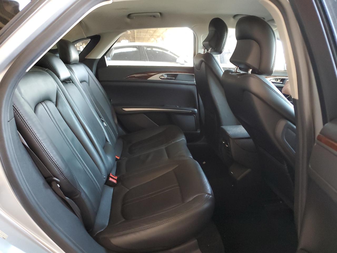 2014 Lincoln MKZ - Image 11
