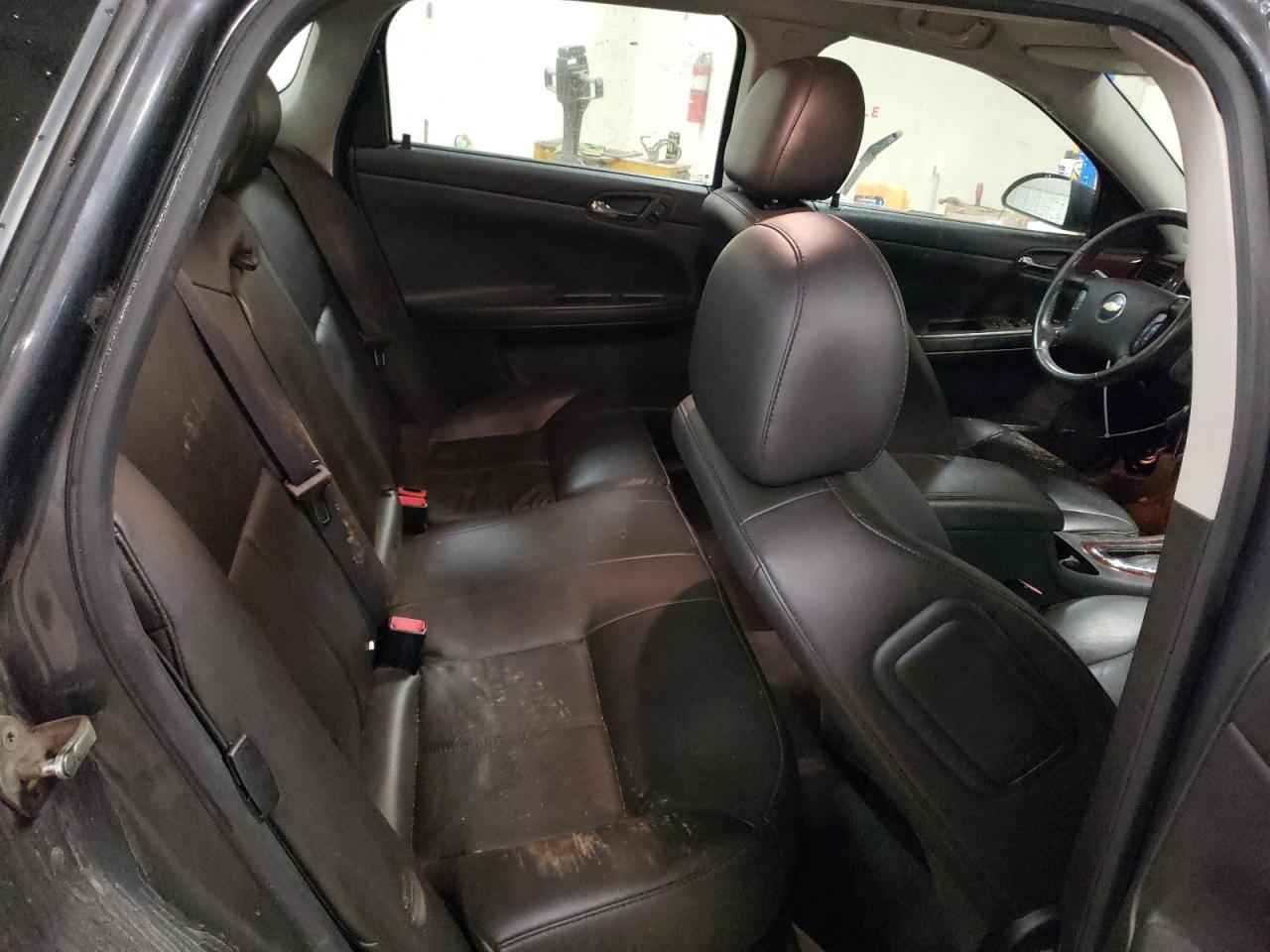 2010 Chevrolet Impala - Image 10