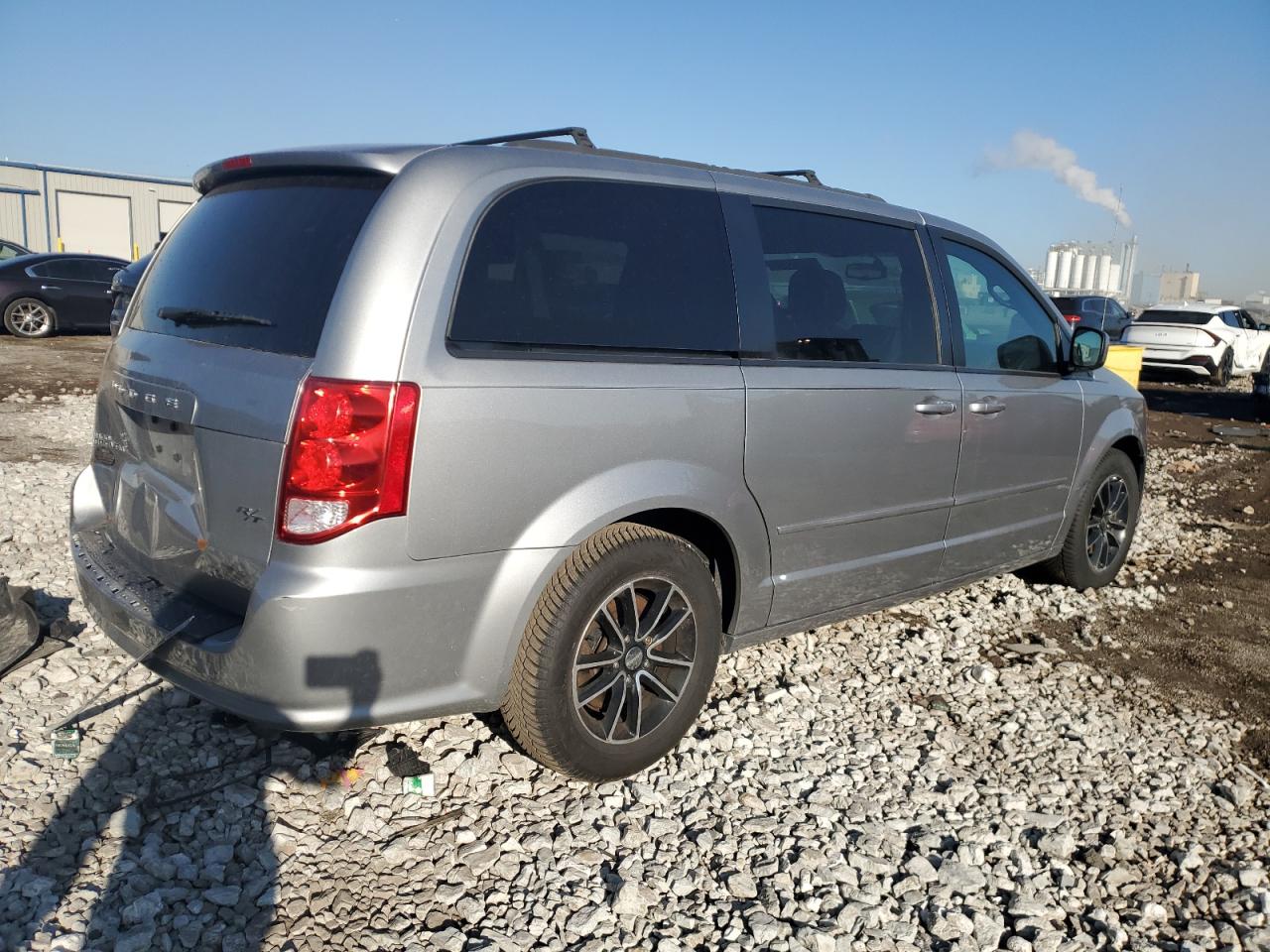 2016 Dodge Caravan - Image 3
