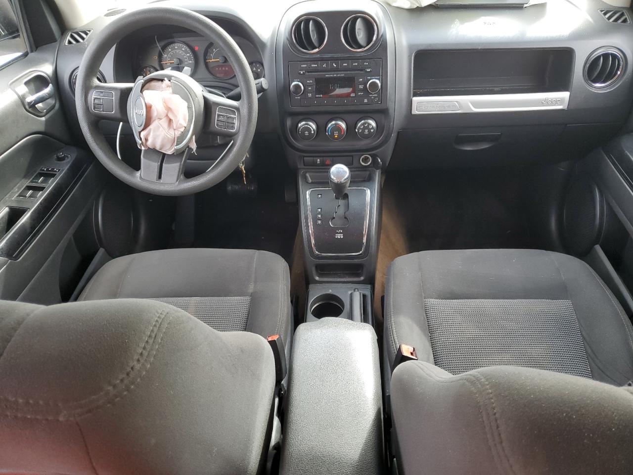 2016 Jeep Compass - Image 8