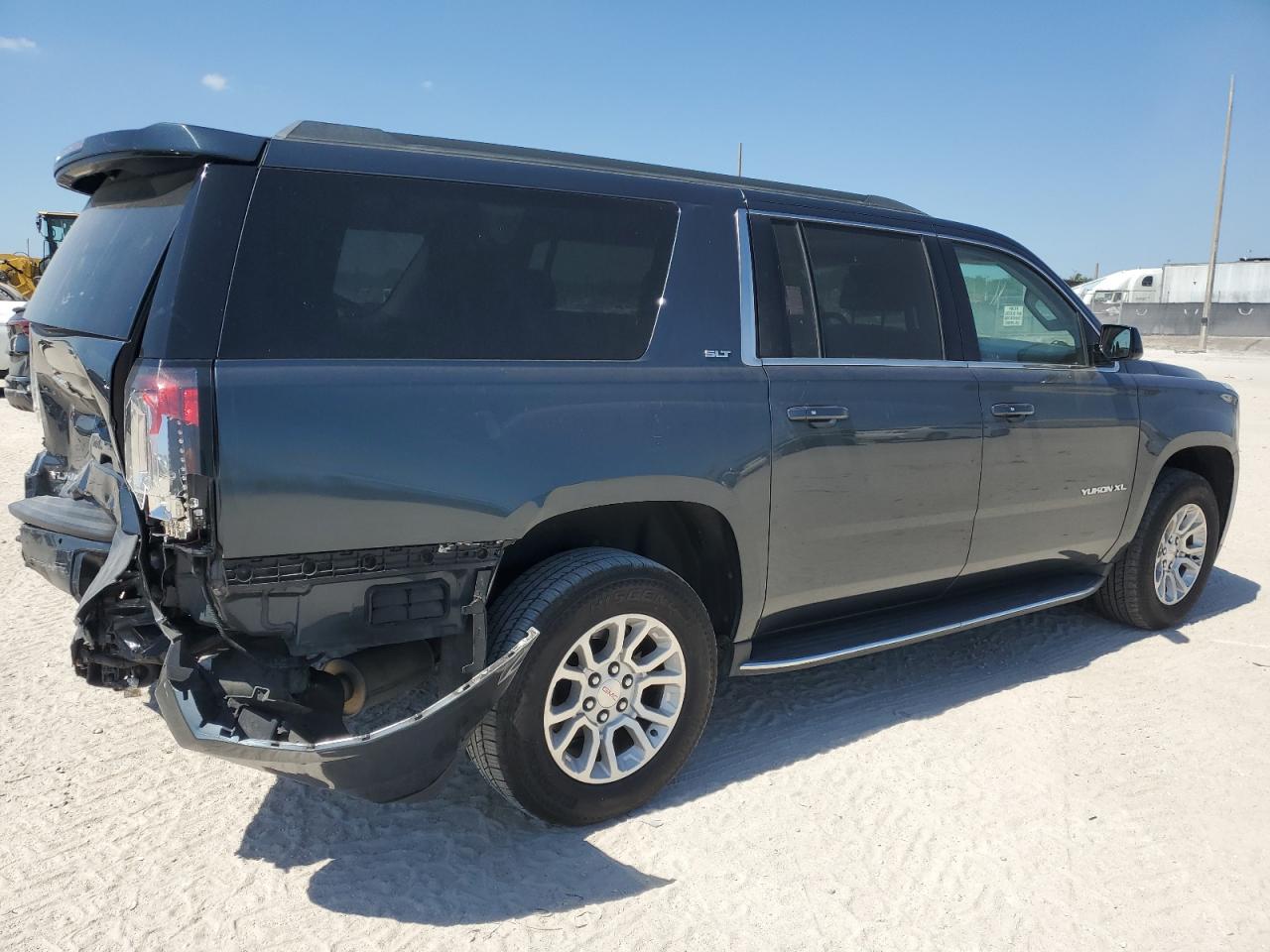 2019 GMC Yukon - Image 3