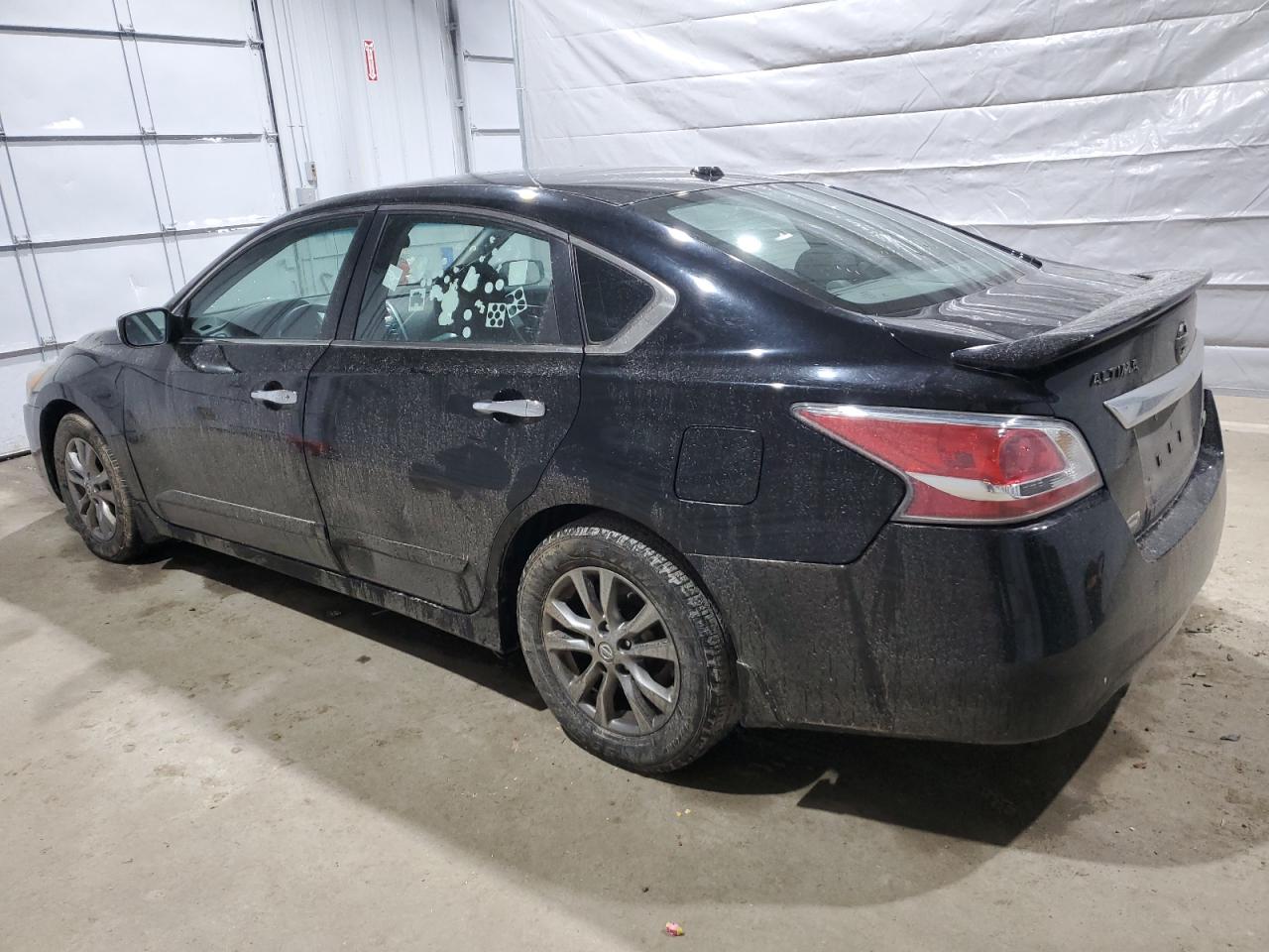 2015 Nissan Altima - Image 2