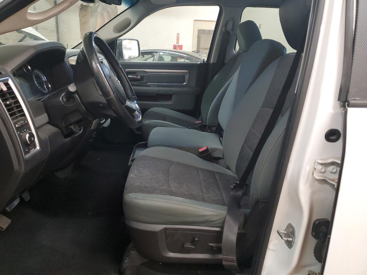 2015 RAM 1500 - Image 7
