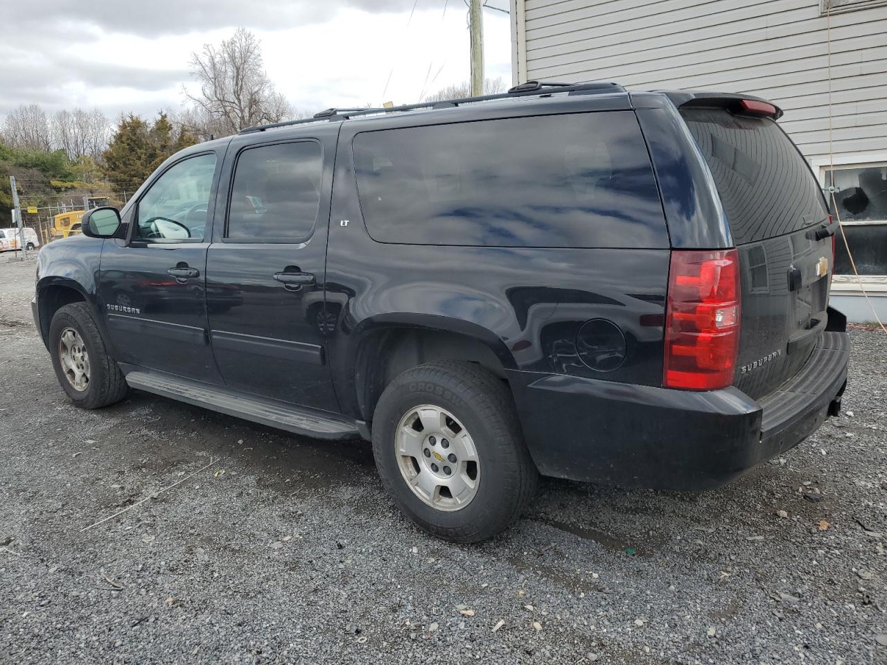 2013 Chevrolet Suburban - Image 2