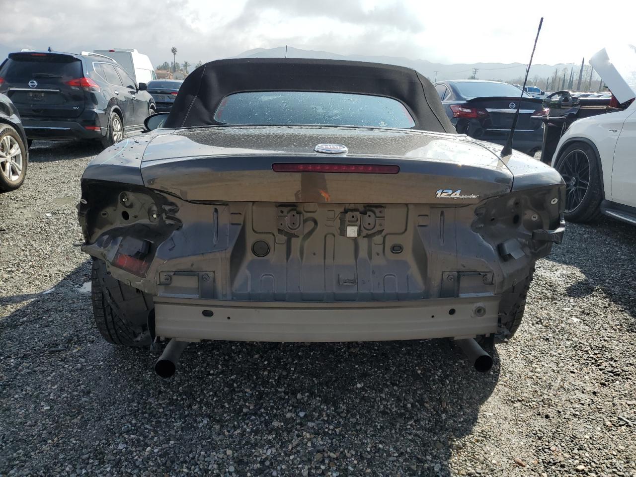 2017 Fiat 124 Spider - Image 6