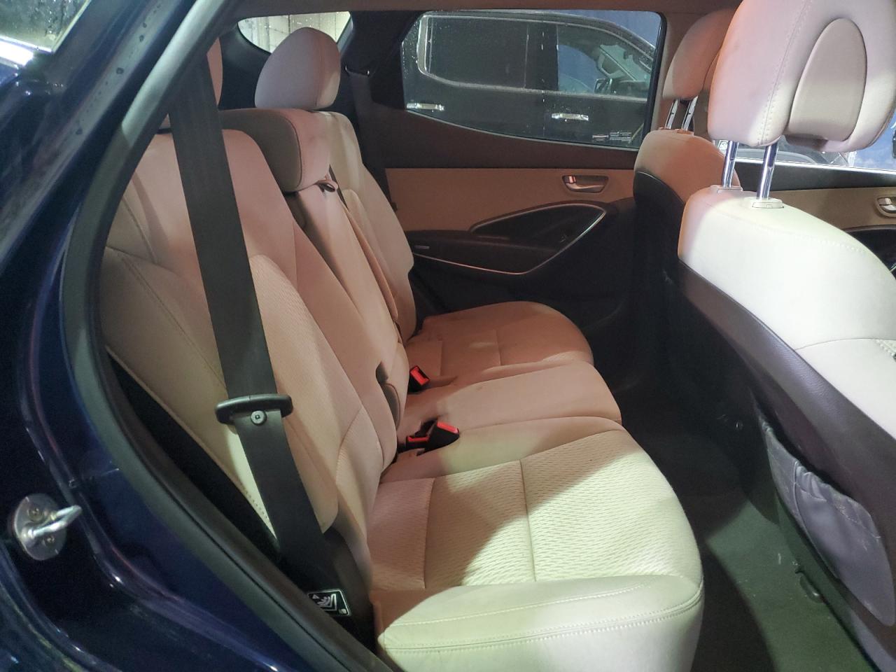 2017 Hyundai Santa Fe - Image 11