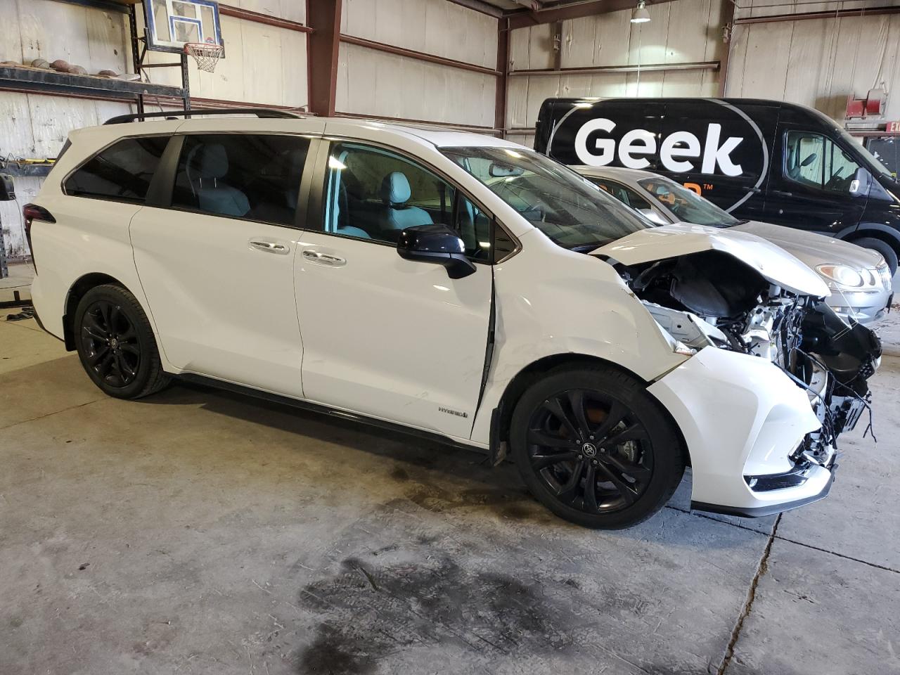 2021 Toyota Sienna - Image 4